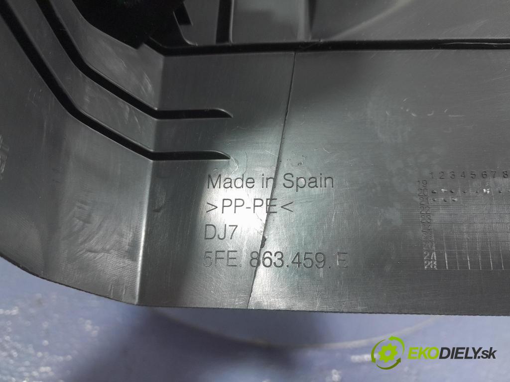 Seat Leon 2021 kryt Plast: Interiéry: 5FE863459E