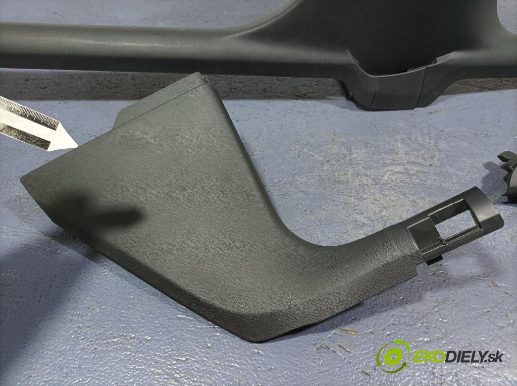 Seat Leon 2021 kryt Plast: Interiéry: 5FA853372B