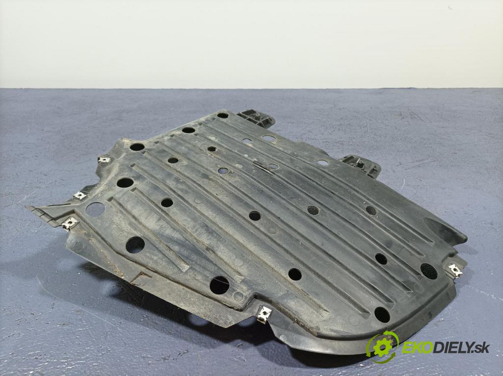 Seat Leon 2021 kryt Plast: podvozek: 5F9825102
