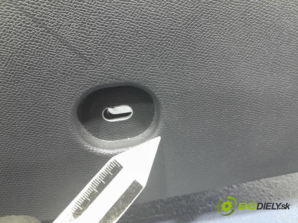 Seat Leon 2021 Tunel: Střední: 5FA864207B