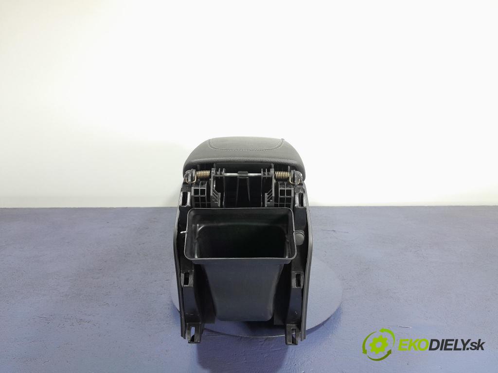 Opel Insignia 2018 tunel Stredný: