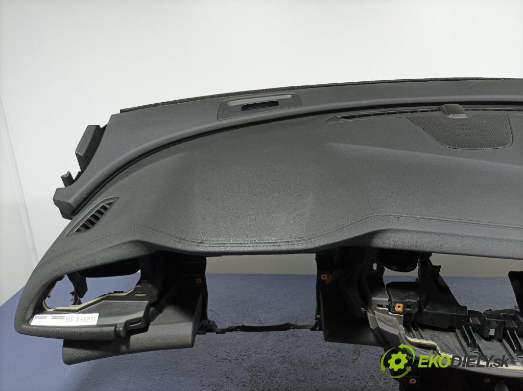 Opel Insignia 2018 kokpit,pristrojová doska 84126107