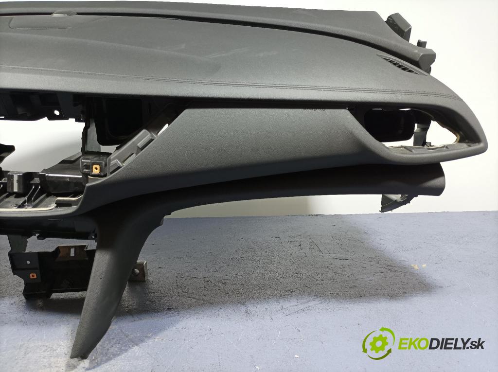 Opel Insignia 2018 kokpit,pristrojová doska 84126107