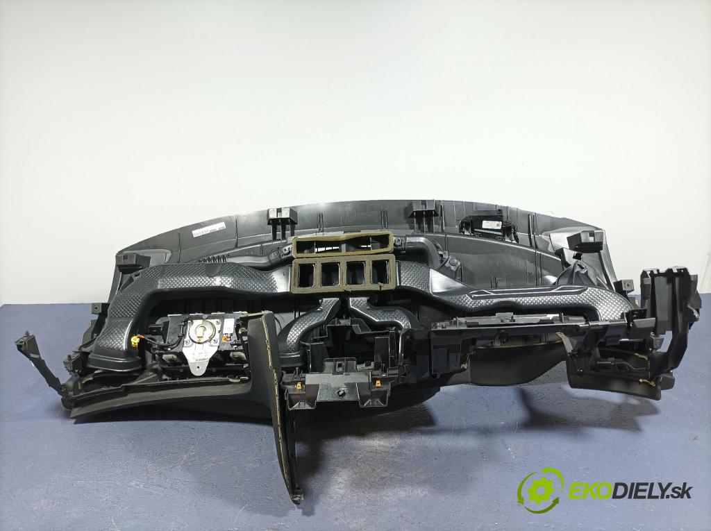 Opel Insignia 2018 kokpit,pristrojová doska 84126107