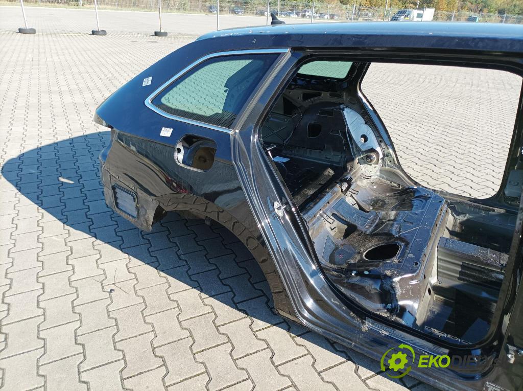 Skoda Superb 2017 blatník zad v pravo: