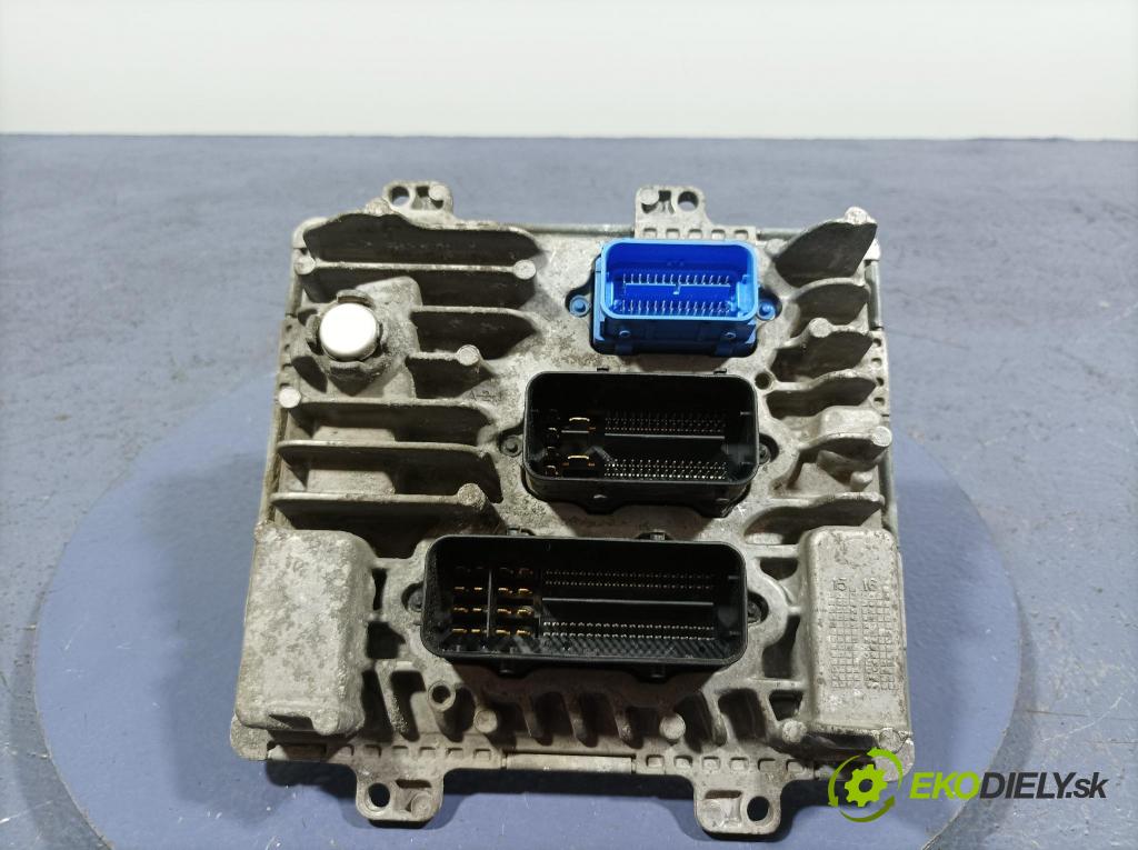 Opel Insignia 2018 riadiaca jednotka Motor: 55503974