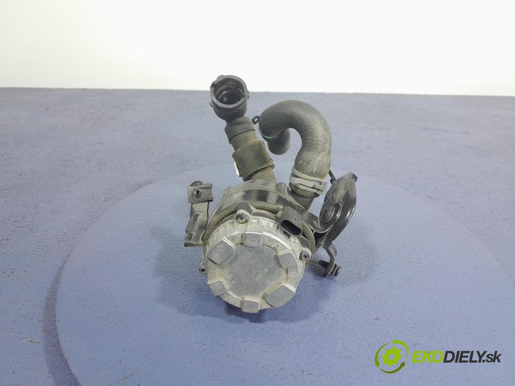 Audi Q5 2021 čerpadlo Voda: 04L965567