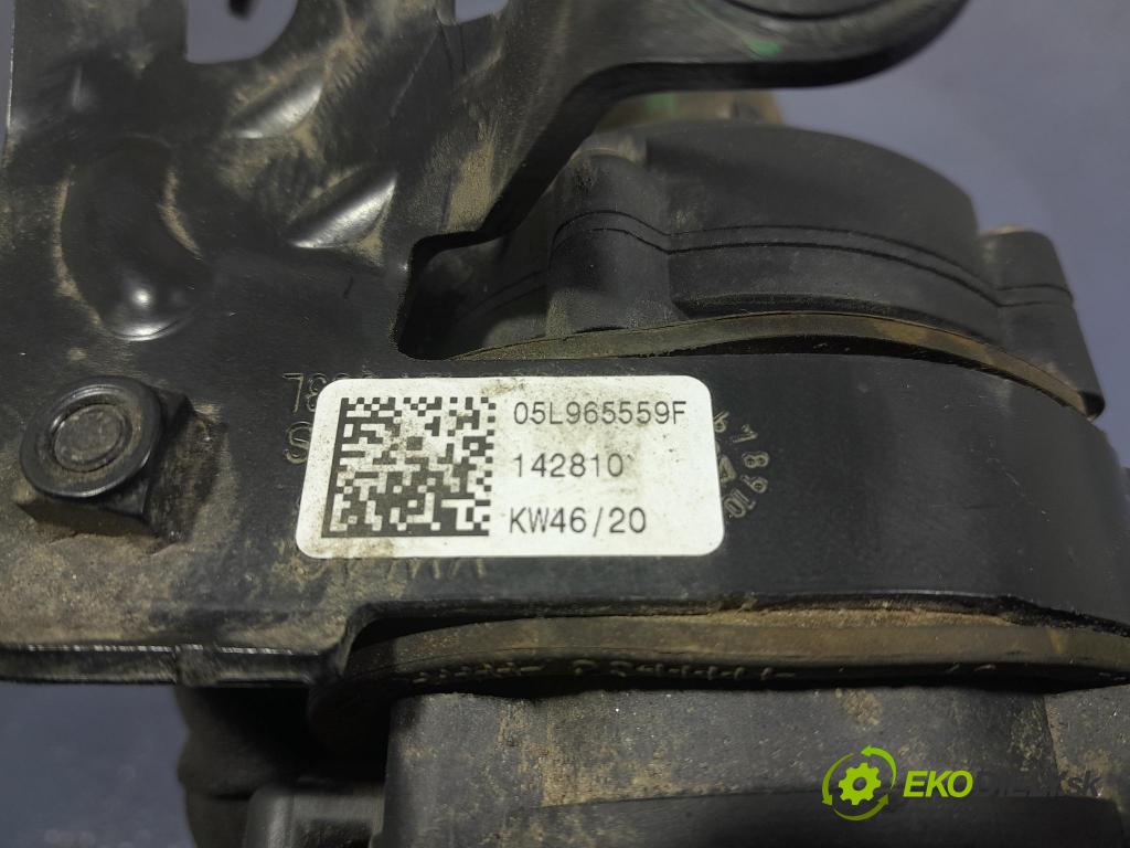 Audi Q5 2021 čerpadlo Voda: 04L965567