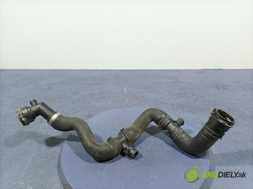 Audi Q5 2021 rúrka Chladič: 80A122055CH