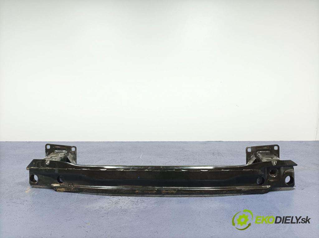 Audi Q5 2021 výstuha narazník zad
