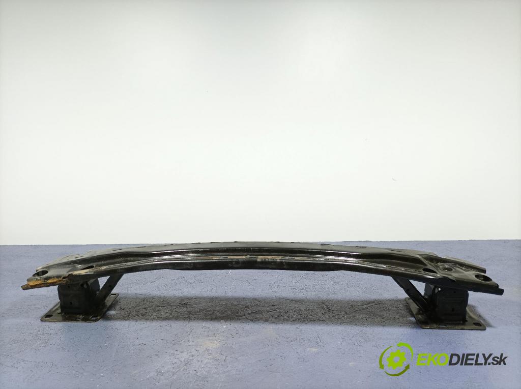 Audi Q5 2021 výstuha narazník zad