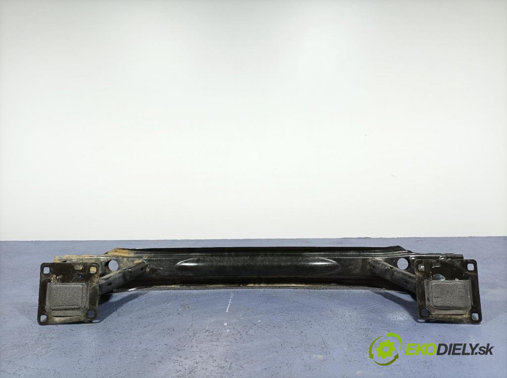 Audi Q5 2021 výstuha narazník zad 
