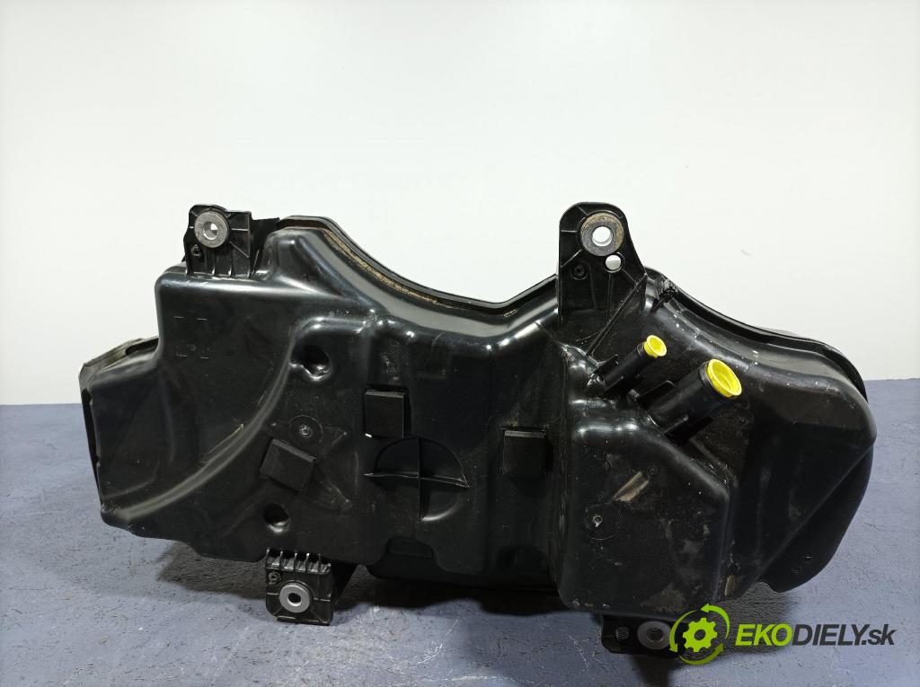 Audi Q5 2021 Nádrž: AdBlue: 80A131878AR