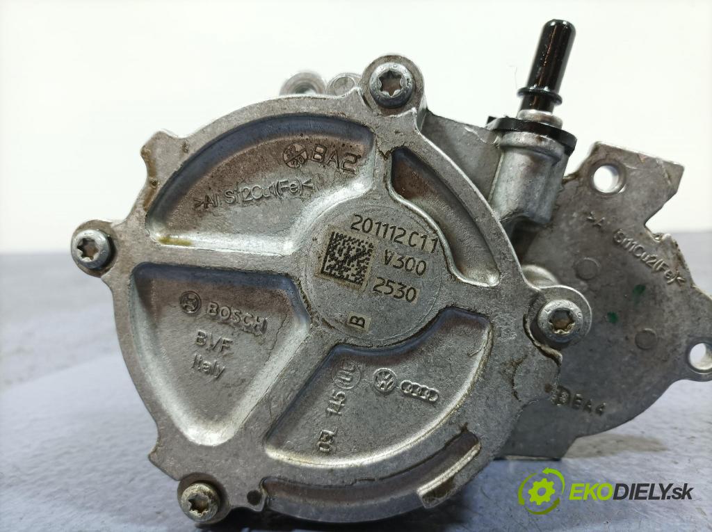 Audi Q5 2021 čerpadlo vákuová 05L145100