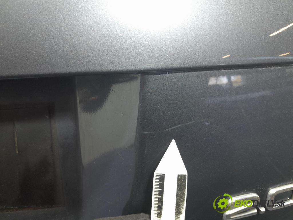 Audi A4 2002 zadna dveře kufra: kufra: