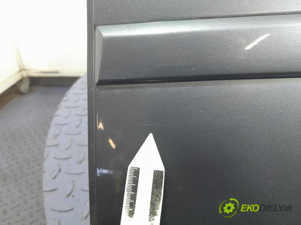 Audi A4 2002 dvere zad Vľavo: