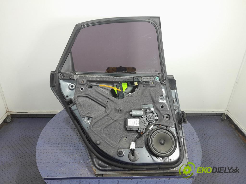 Audi A4 2002 dvere zad Vľavo:
