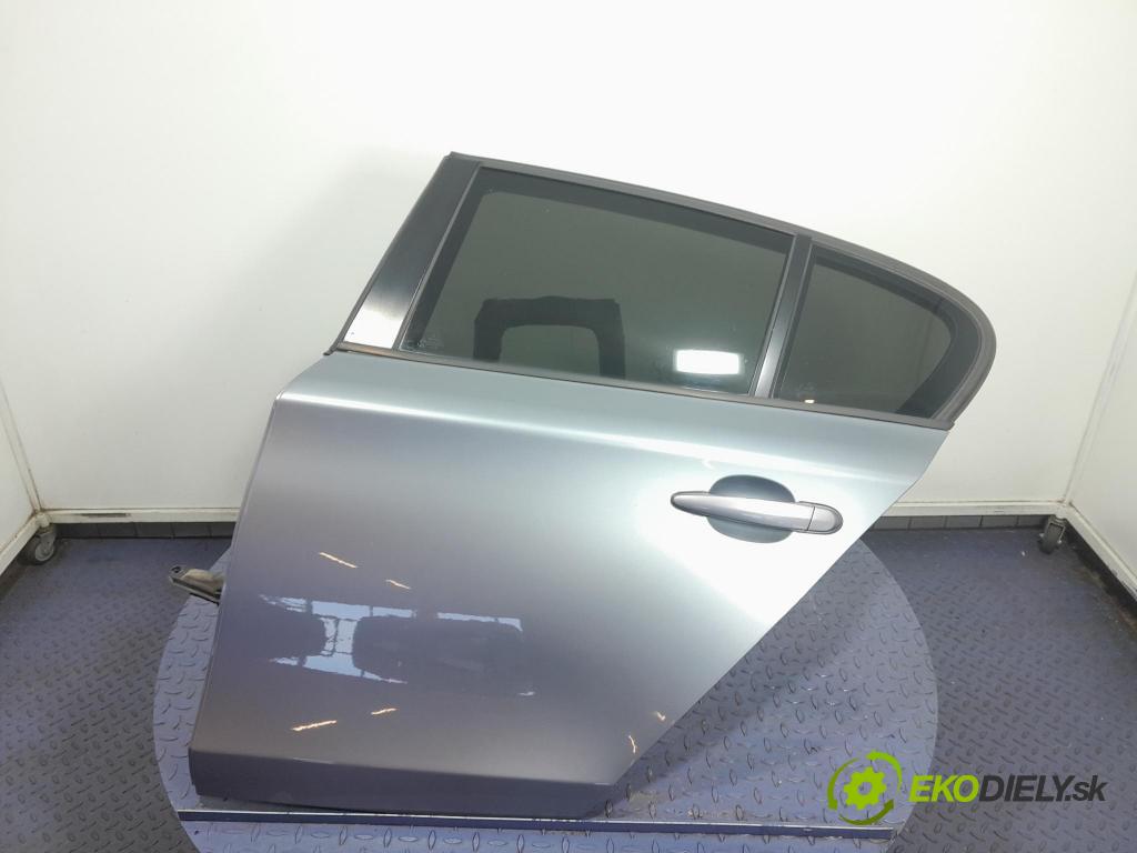 Bmw Seria 1 2004 dvere zad Vľavo:
