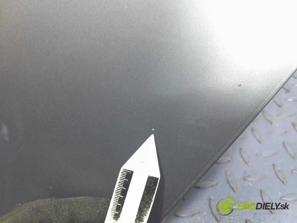 Bmw Seria 1 2004 dvere zad Vľavo: