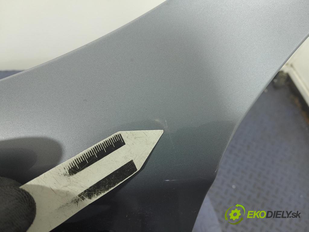 Bmw Seria 1 2004 blatník Predné Vľavo: