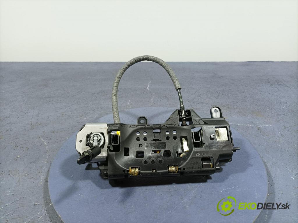 Audi Q5 2021 rukoväť Predné ľavá