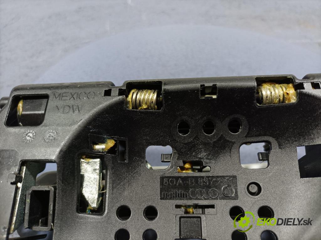 Audi Q5 2021 rukoväť Predné ľavá 