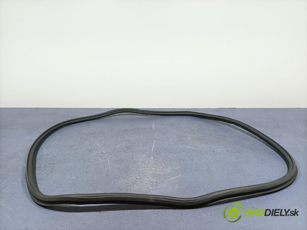 Audi Q5 2021 Těsnění: dvere 80A833721