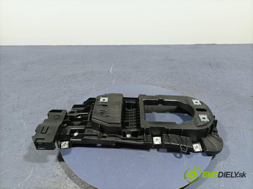 Audi Q5 2021 tunel Stredný: 80B863531A