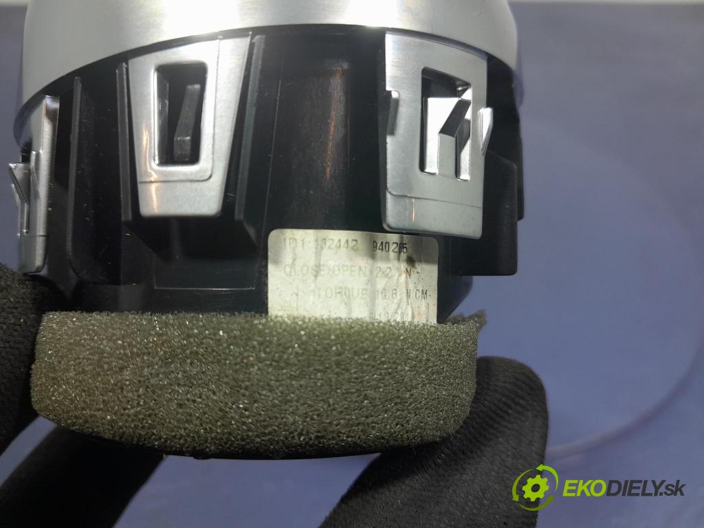 Ford Mustang 2019 GRIDS: Prúd vzduchu: Vzduch: FR3B-19C682-A