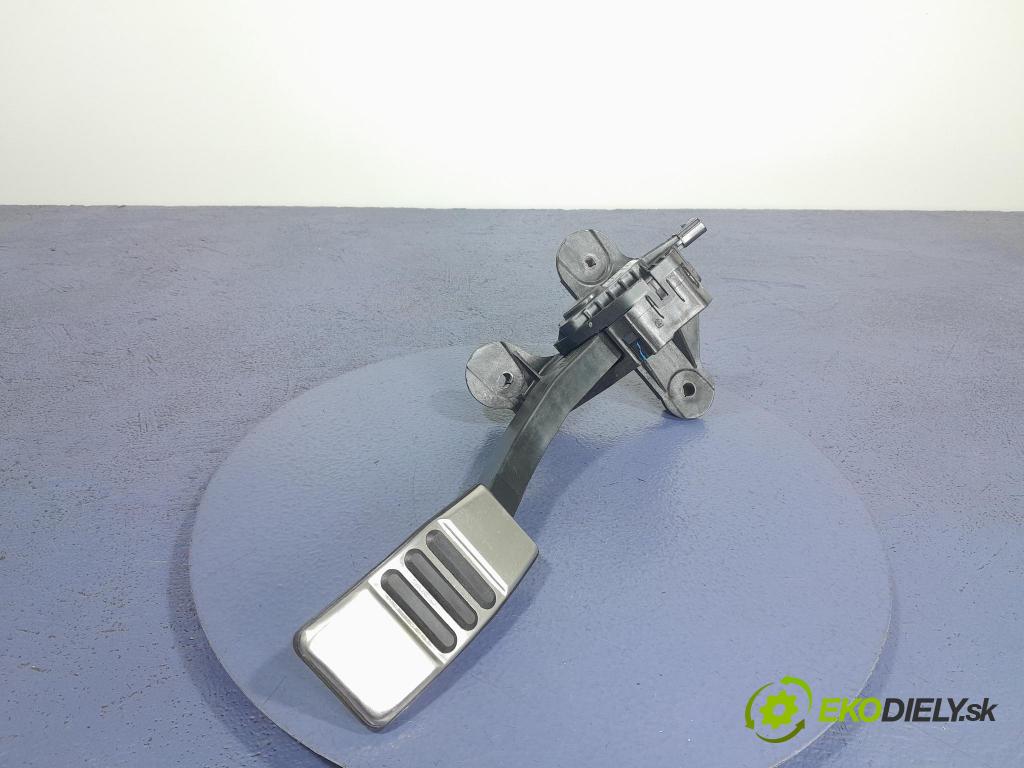 Ford Mustang 2019 pedal Plyn: CR33-9F836-AC