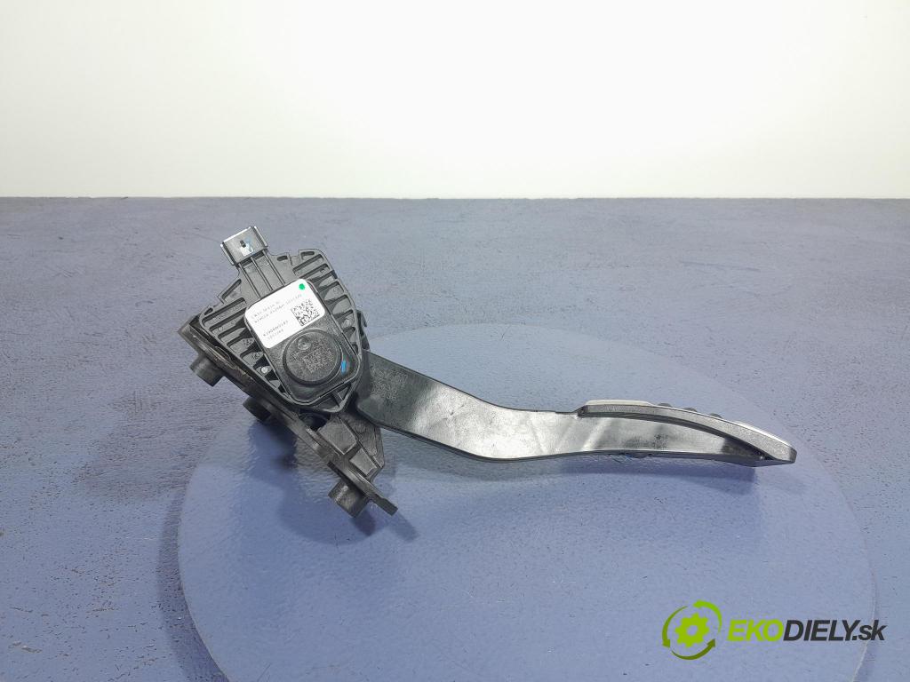 Ford Mustang 2019 pedal Plyn: CR33-9F836-AC
