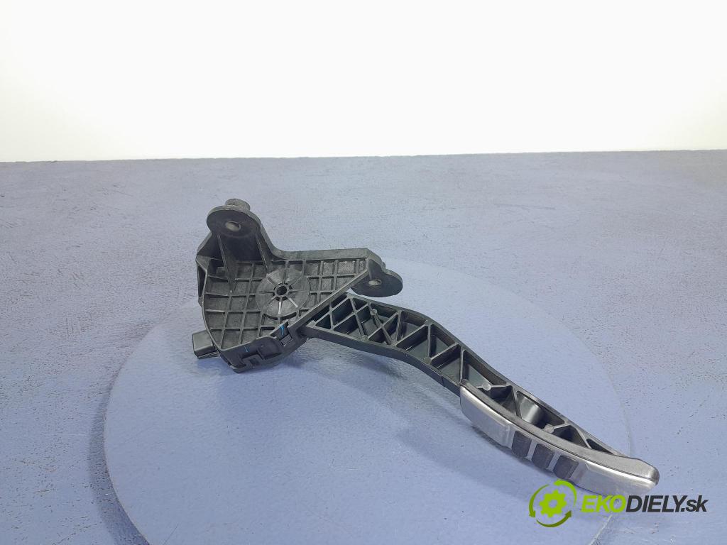 Ford Mustang 2019 pedal Plyn: CR33-9F836-AC