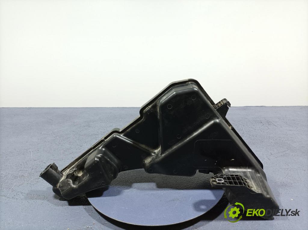 Audi Q5 2021 nádržka Podložka: 80A955451