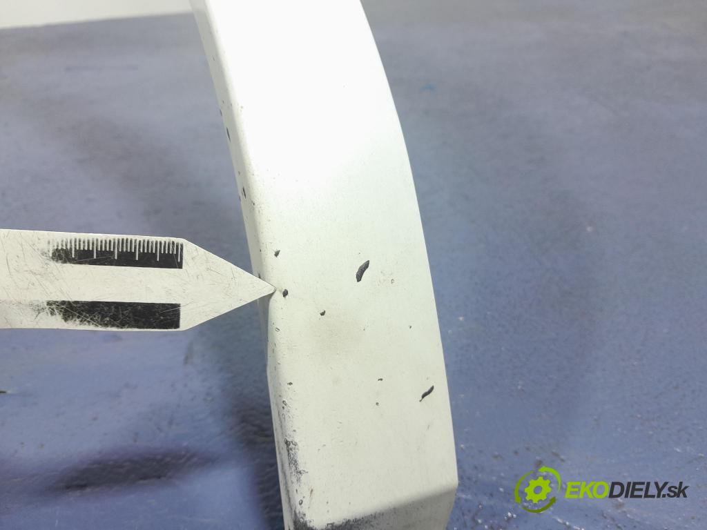 Audi Q5 2021 blatnik Zad: Levý: 80A853817A