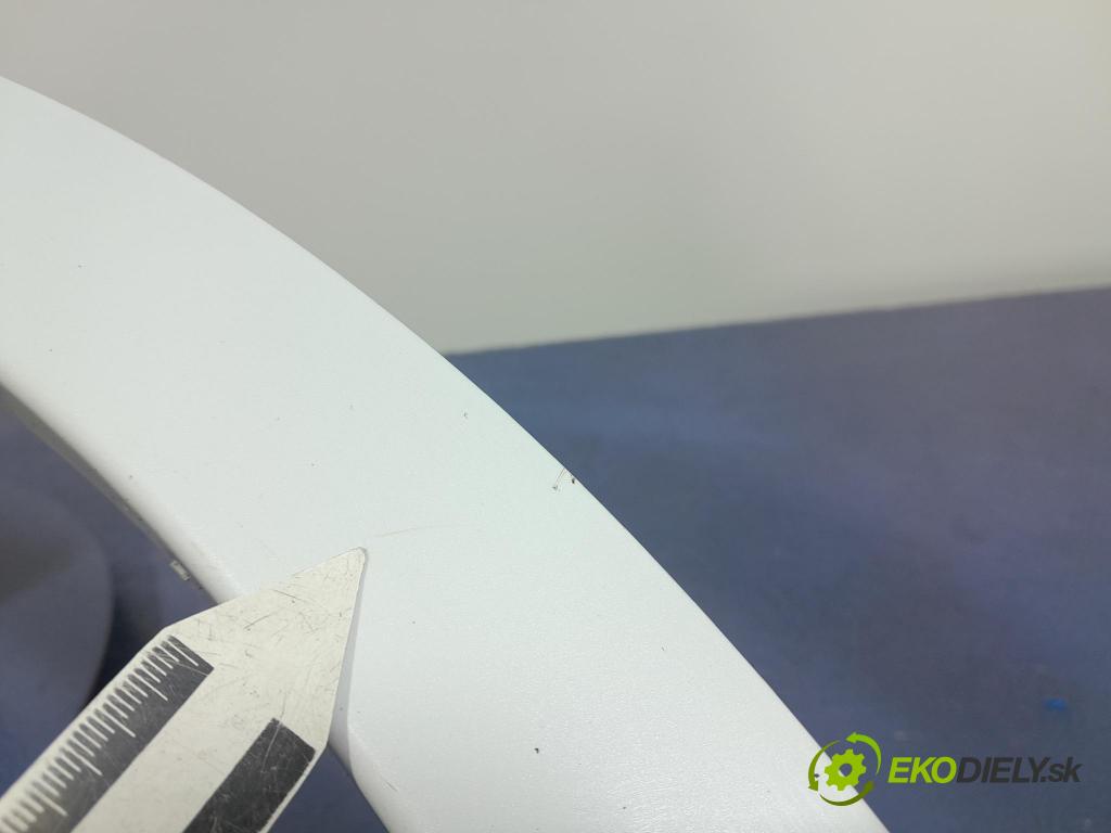 Audi Q5 2021 blatnik Zad: Levý: 80A853817A