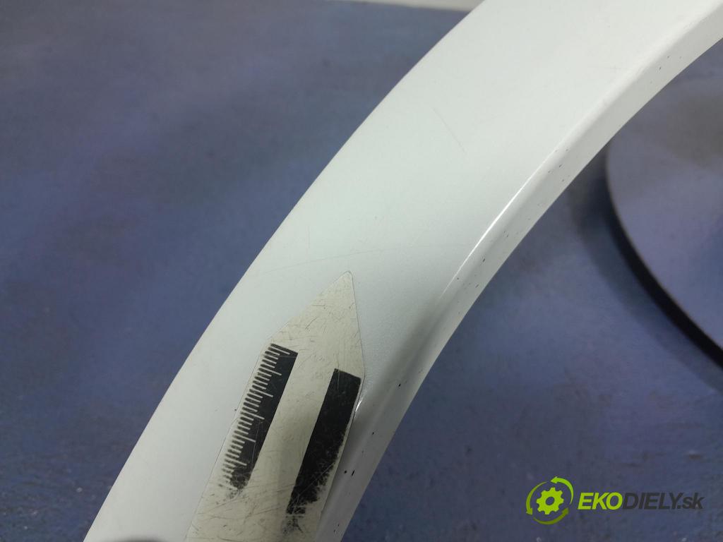 Audi Q5 2021 blatnik Zad: Levý: 80A853817A