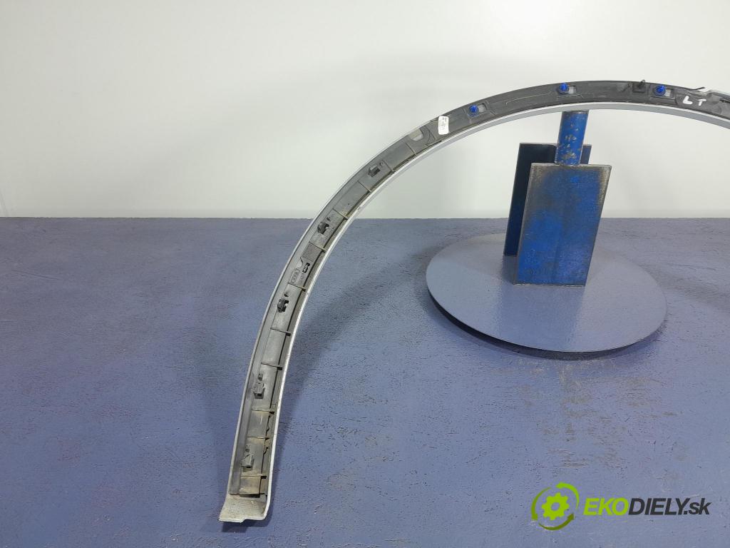 Audi Q5 2021 blatnik Zad: Levý: 80A853817A