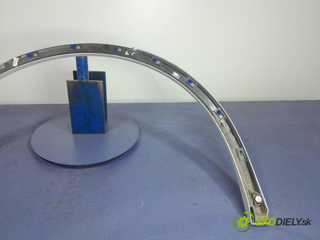 Audi Q5 2021 blatnik Zad: Levý: 80A853817A