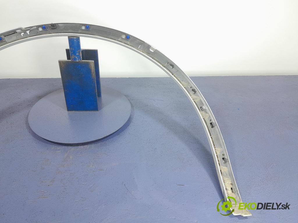 Audi Q5 2021 blatnik Zad: v pravo: 80A853818A