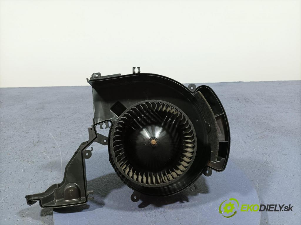 Audi Q5 2021 ventilátor Vzduch: 4M1820021C