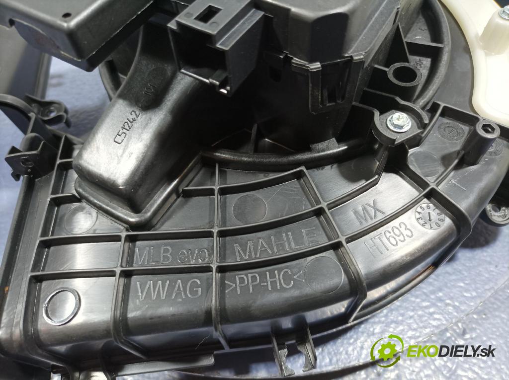 Audi Q5 2021 ventilátor Vzduch: 4M1820021C