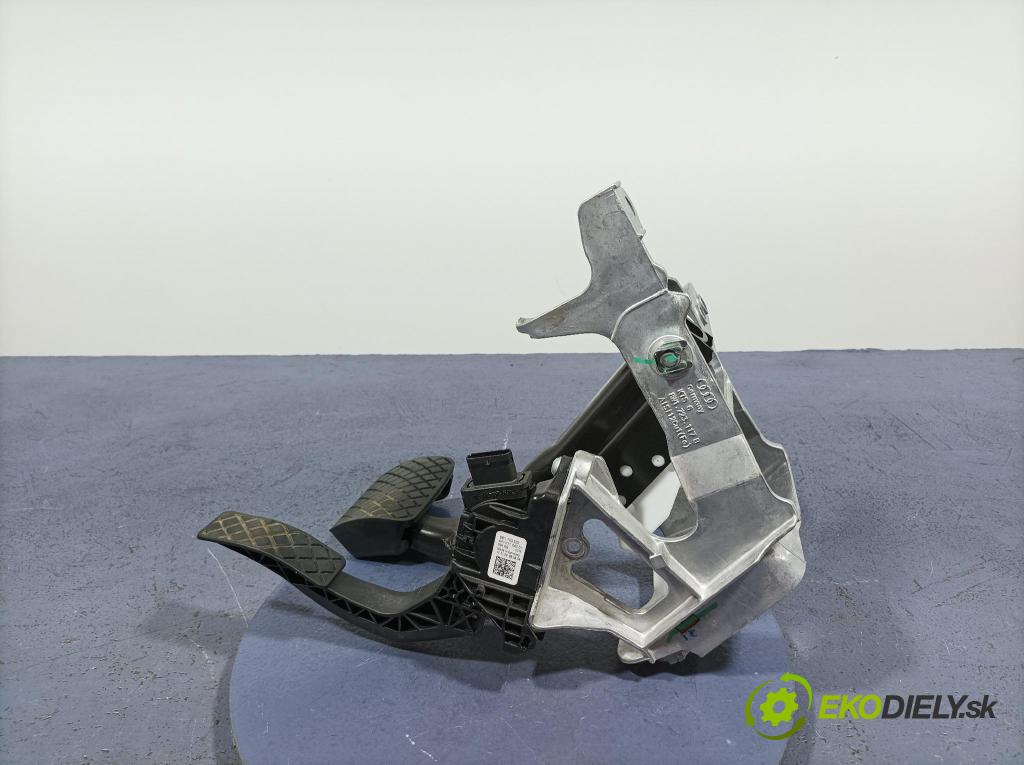 Audi Q5 2021 pedále 8W1723117B