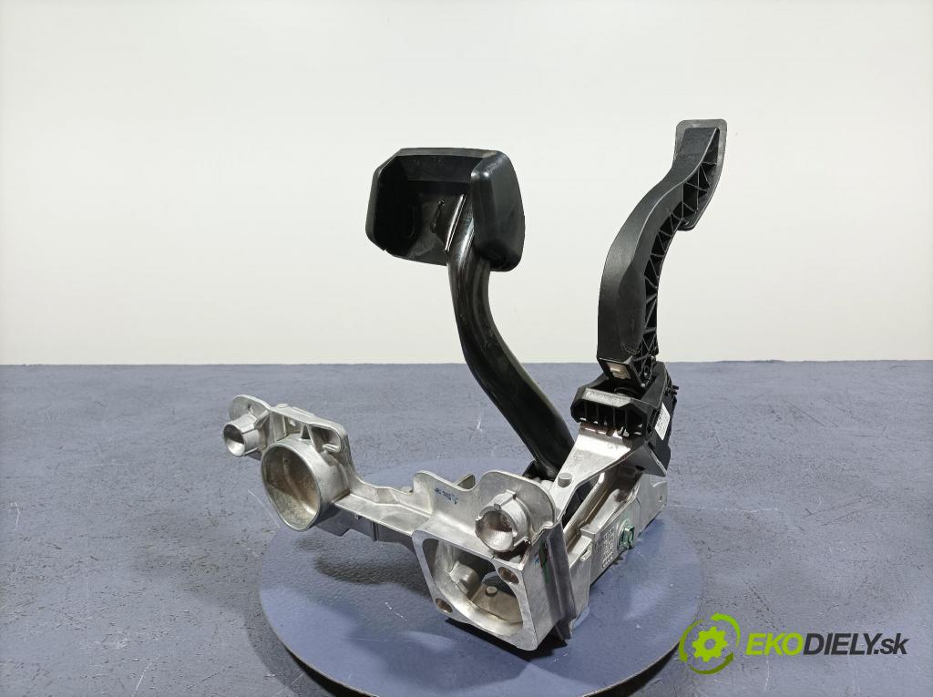 Audi Q5 2021 pedále 8W1723117B