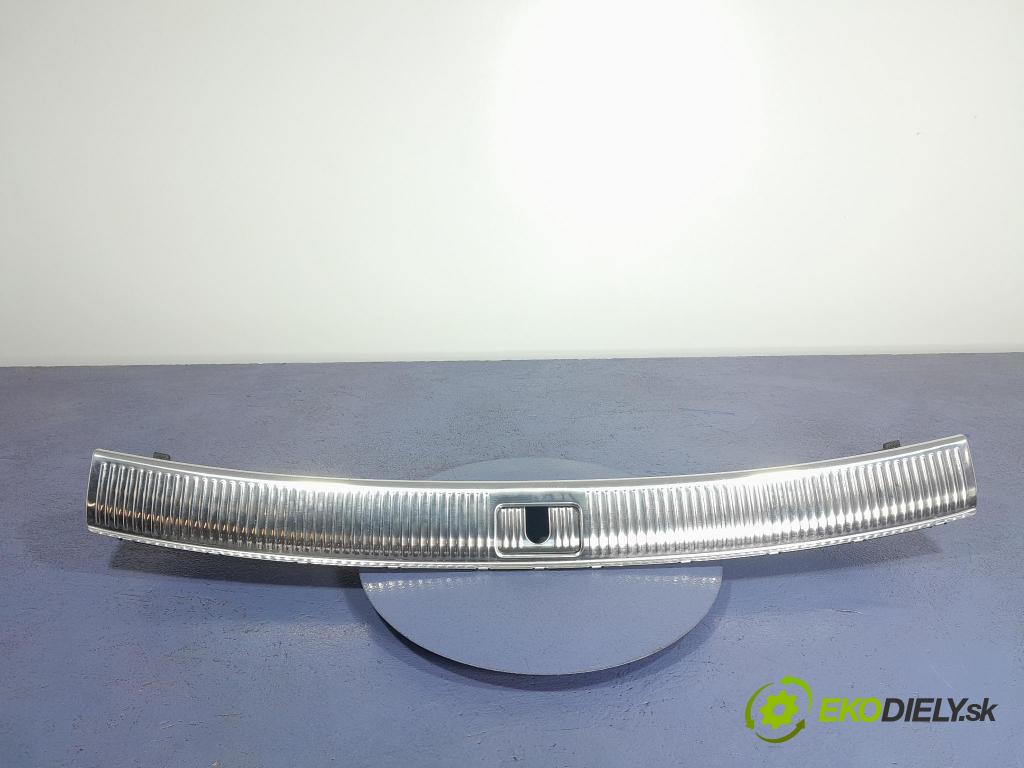Audi Q5 2021 kryt Plast: Interiéry: 80A864483E