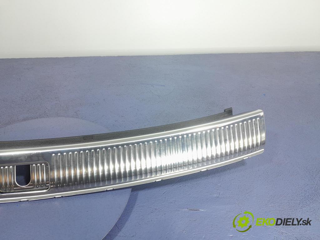 Audi Q5 2021 kryt Plast: Interiéry: 80A864483E