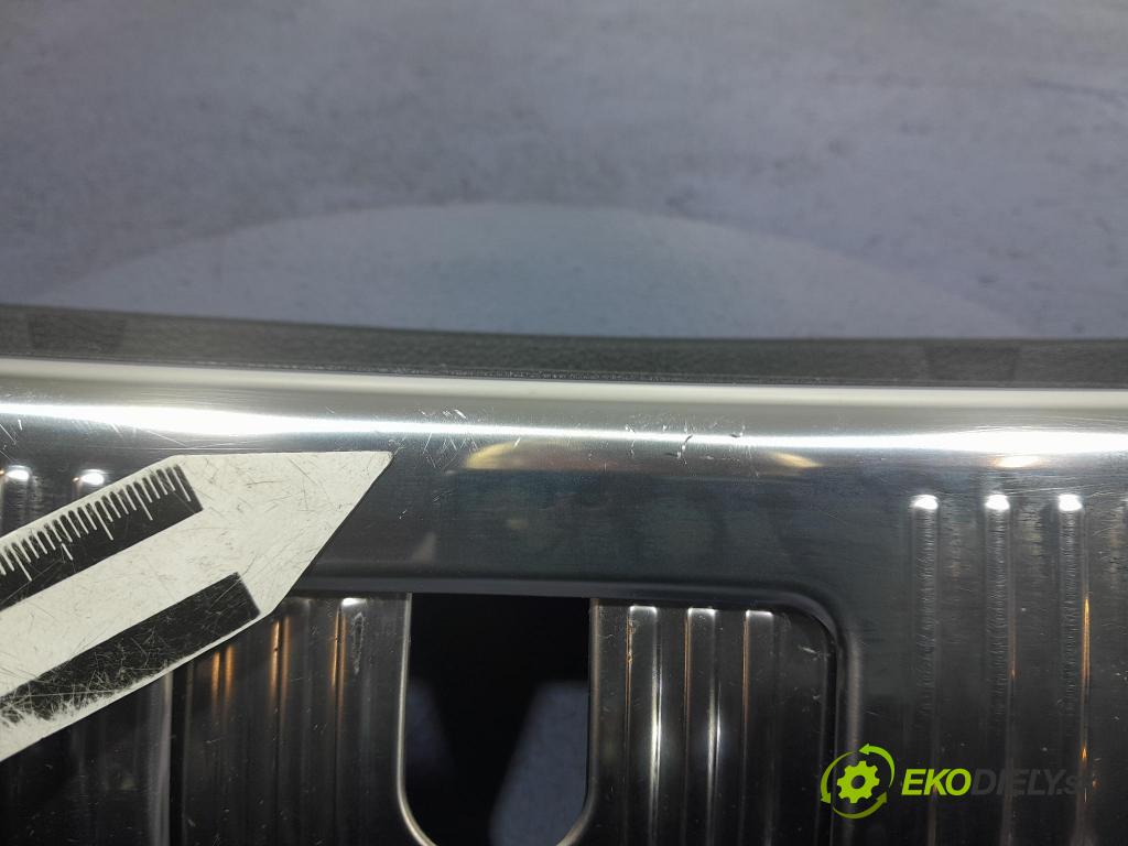 Audi Q5 2021 kryt Plast: Interiéry: 80A864483E