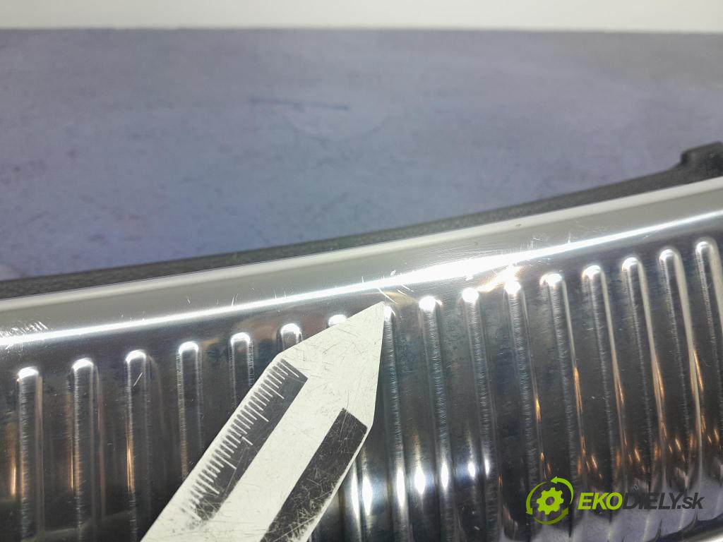 Audi Q5 2021 kryt Plast: Interiéry: 80A864483E