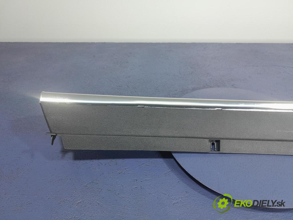 Audi Q5 2021 kryt Plast: Interiéry: 80A864483E