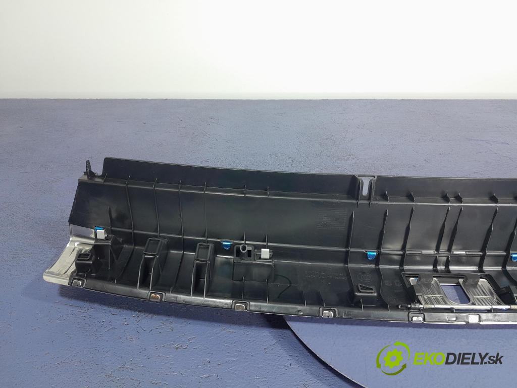 Audi Q5 2021 kryt Plast: Interiéry: 80A864483E