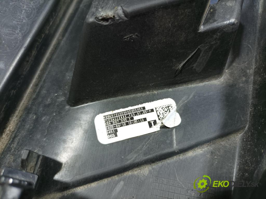 Audi Q5 2021 Upevnenie: narazník 80A807095E